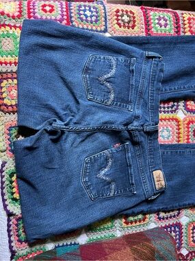 Levi's Women's Medium Blue Straight Leg Jeans